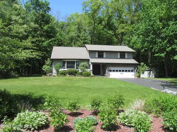 29 Northwood Drive, Malta, NY 12020