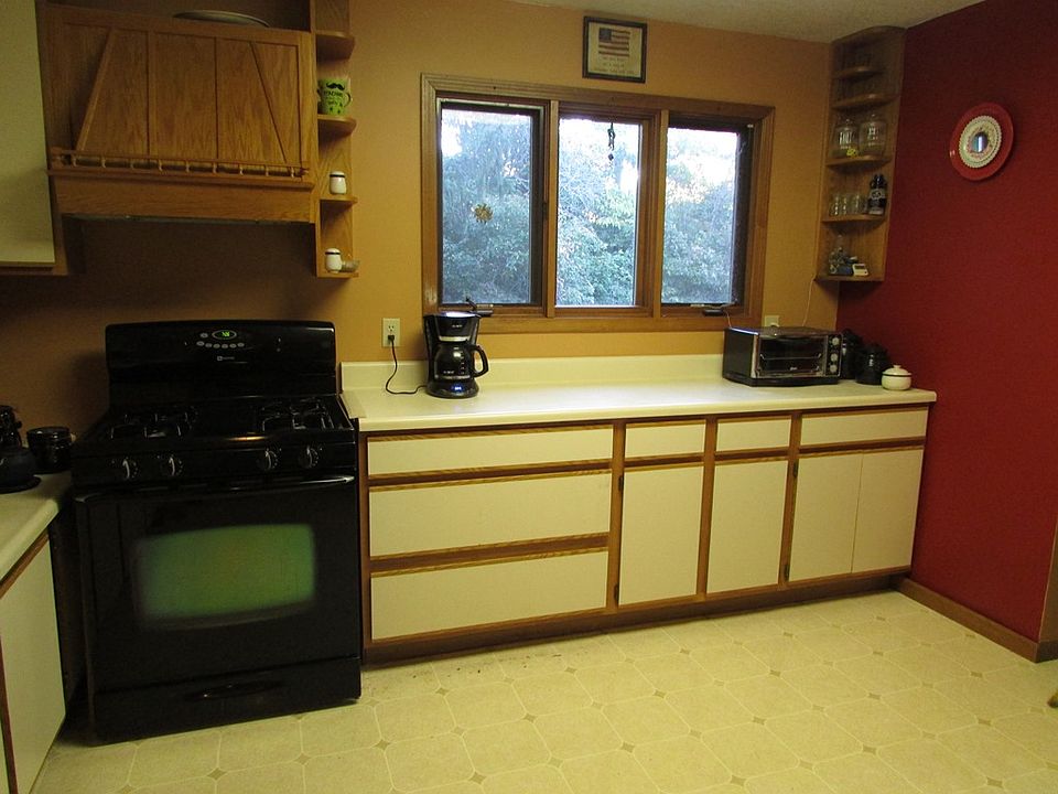 17580 Mill St, Grand Rapids, OH 43522 | Zillow
