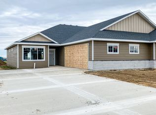 418 Hudson Ave, Volga, SD 57071