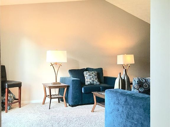 4th image of 2308 Queensway Dr