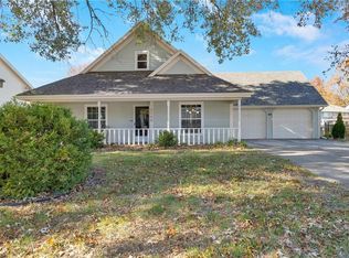 3708 SW Windemere Dr, Lees Summit, MO 64082