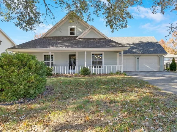 3708 SW Windemere Dr, Lees Summit, MO 64082