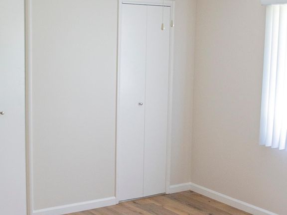 5th image of 484 S Los Robles Ave APT 2