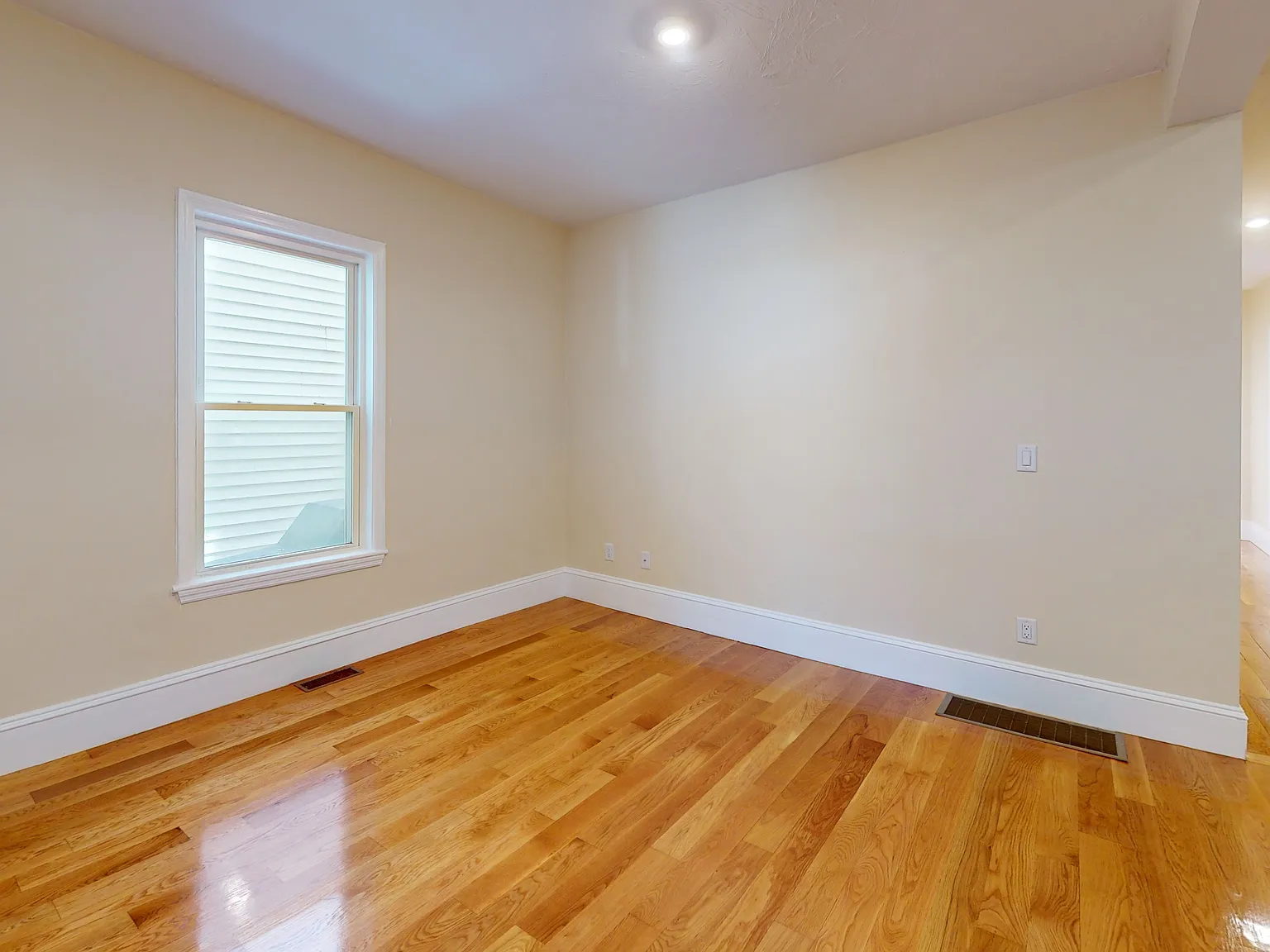2 bed, 960 sqft, $2,595 — Photo 3