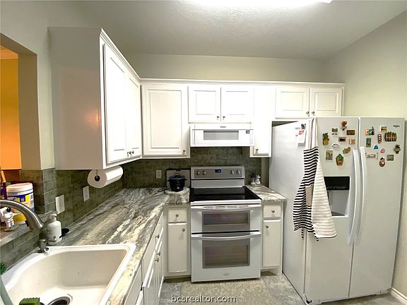 5th image of 1702 Deacon Dr APT 203
