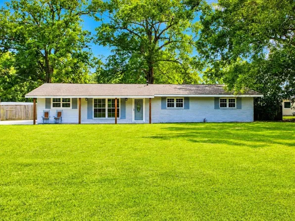 2411 Chantulane Ave, Denham Springs, LA 70726