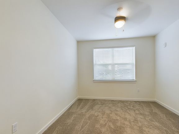2nd image of 2520 New Port Royal Rd #1-305