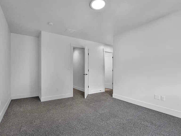 Carlsbad Crossing Townhomes - Attached Garage! — Photo 19