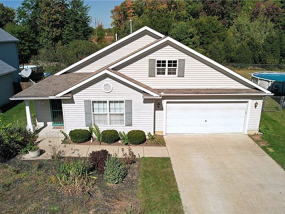2nd image of 425 Harvest Dr