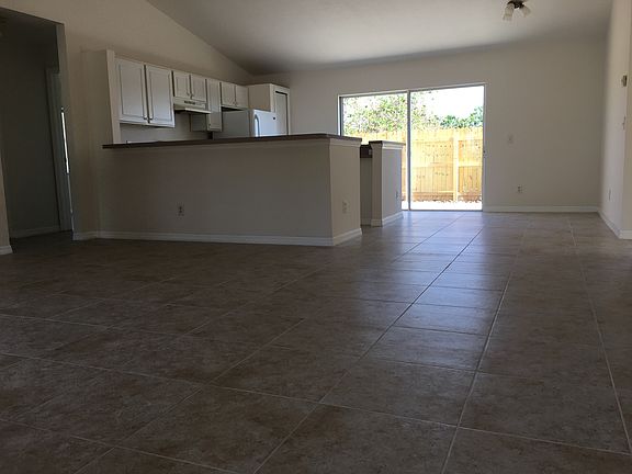 2nd image of 924 7th Pl