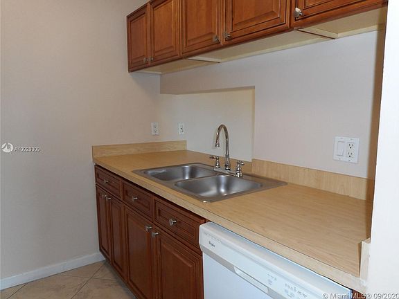 3rd image of 1838 Abbey Rd APT 205