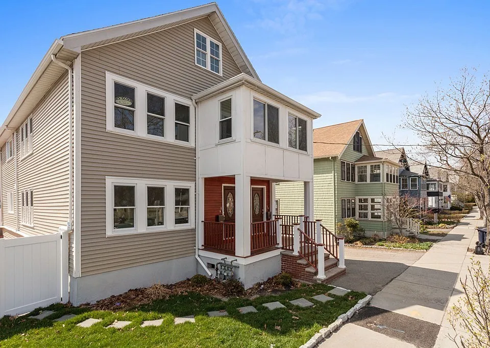 16 Aberdeen Ave #16