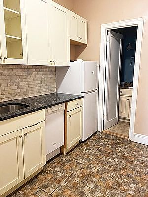 4th image of 207 E 88th St APT 1B