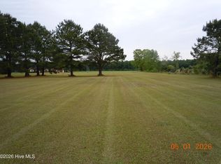 156 Colonial Dr, Tabor City, NC 28463