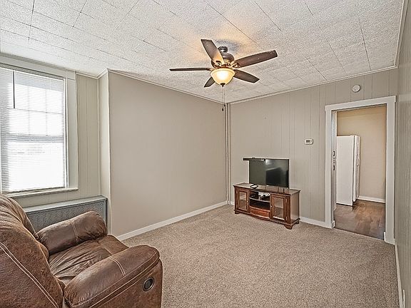 5th image of 206 Wilson St
