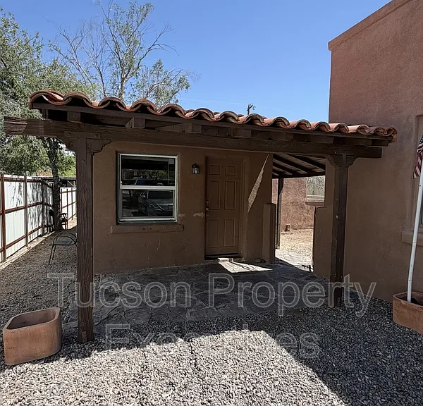 1233 E Mabel St #2 — Photo 6