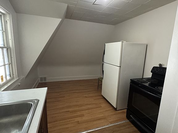4th image of 319A Union St