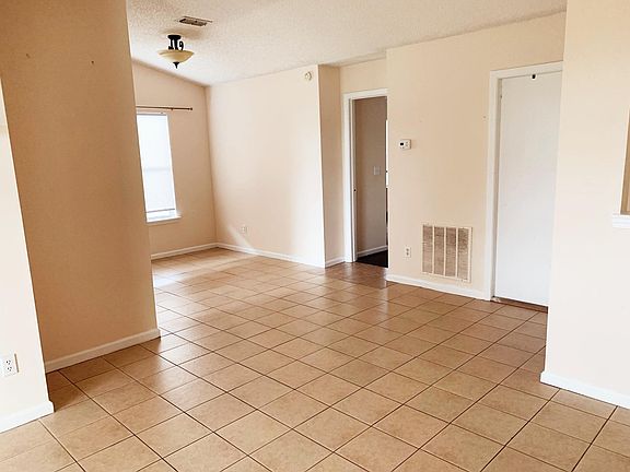 4th image of 271 Carriann Cove Ct