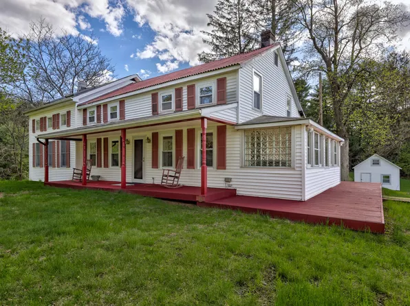 94 Edie Rd, Saratoga Springs, NY 12866