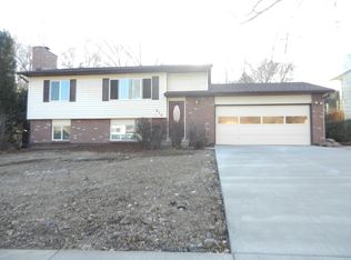 918 Pioneer Ln, Colorado Springs, CO 80904