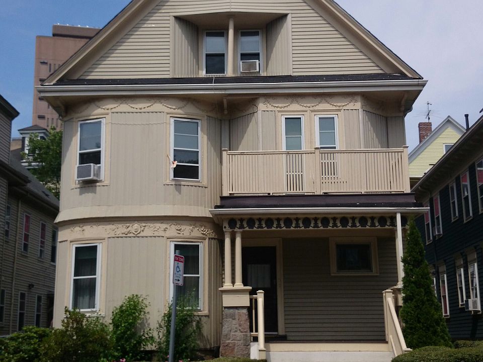 2nd image of 17 Fenwood Rd