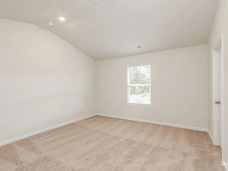 376 Kenyon Dr — Photo 7