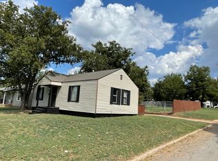 1527 S 15th St, Chickasha, OK 73018
