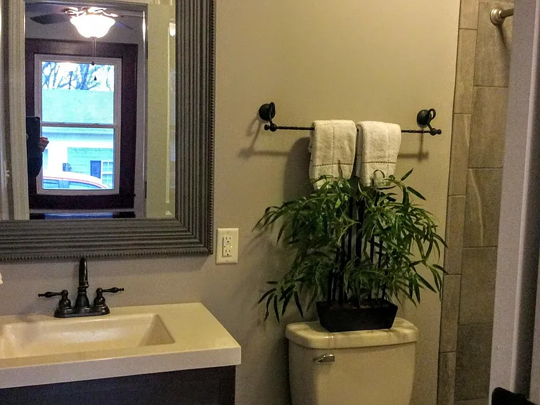 361 W Wilson Ave — Photo 12