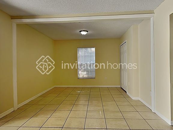 5th image of 209 Sterling Rose Ct