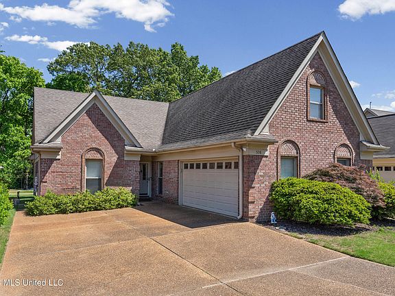 3rd image of 538 Fairway Oaks Dr