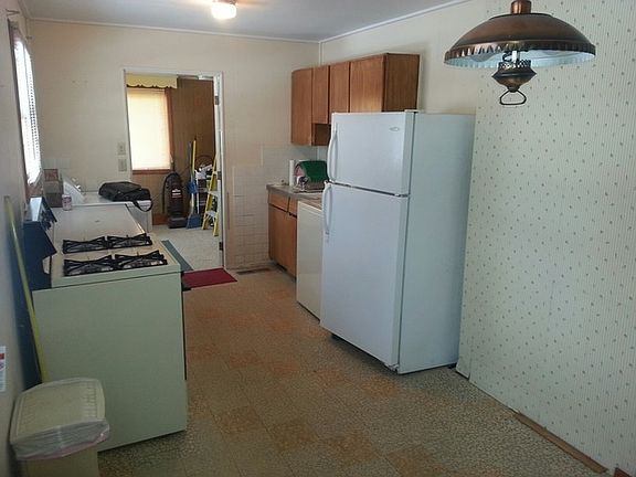 5th image of 977 Chippewa Cir