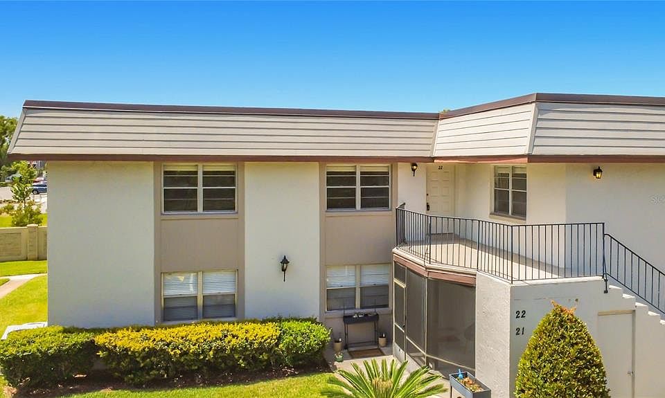 1st image of 22 Windtree Ln #203