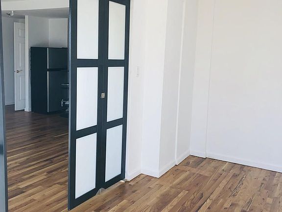 5th image of 10124 Queens Blvd APT 7A