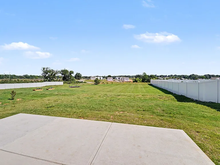 318 Aniston Ln — Photo 4
