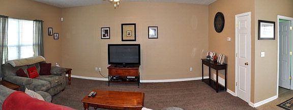 5th image of 652 Jennifer Dr