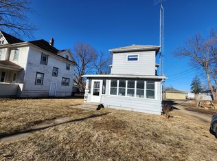 216 Sunnyside Ave, Waterloo, IA 50701