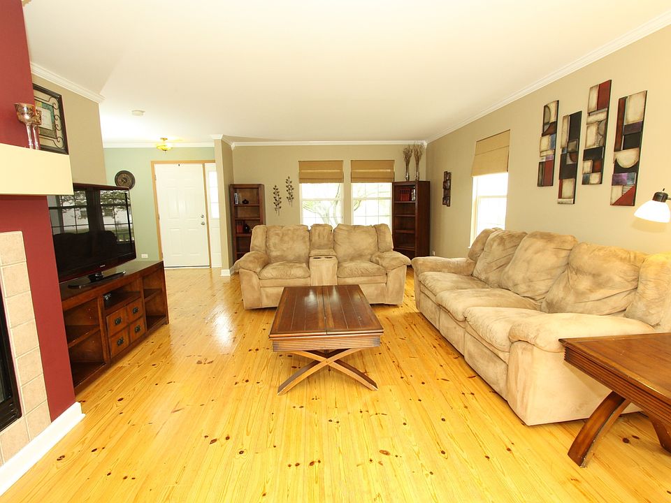 1st image of 21545 Vesper St
