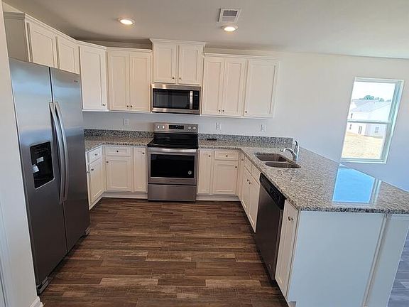 3rd image of 361 Autumn Woods Dr