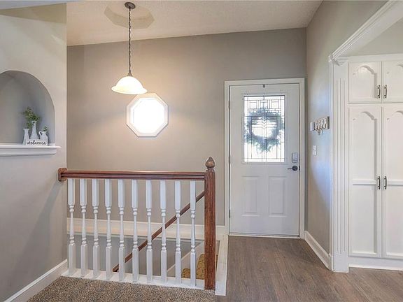 4th image of 1100 SE Talonia Dr