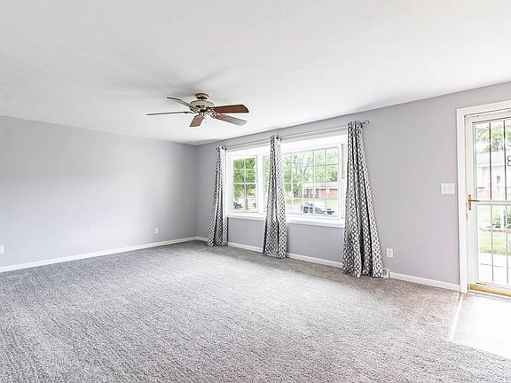 2nd image of 2818 W Sheffield Dr