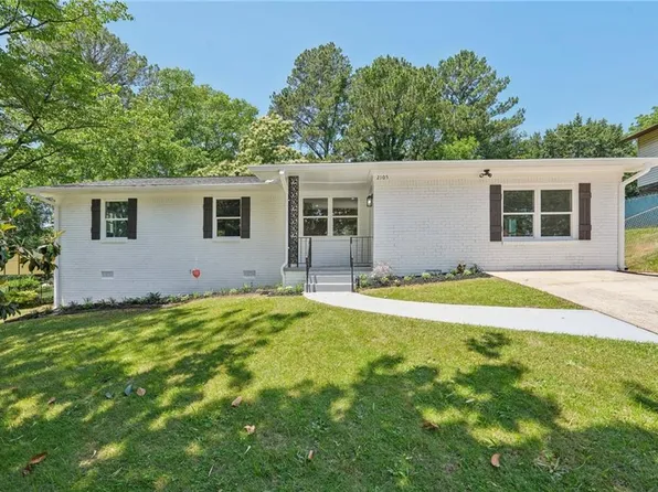 2105 Royal Fox Way, Decatur, GA 30032