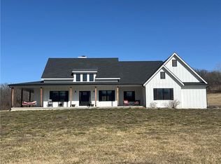 21925 Dye Store Rd, Weston, MO 64098