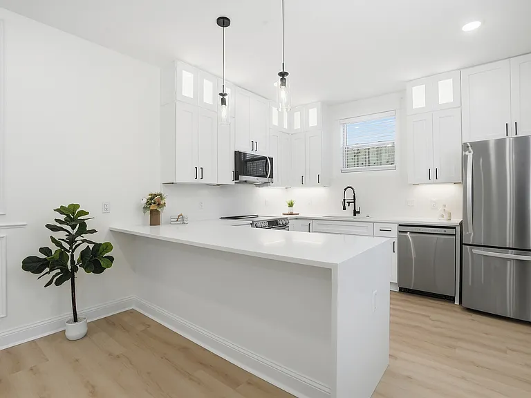 1228 E Anderson St #B — Photo 8