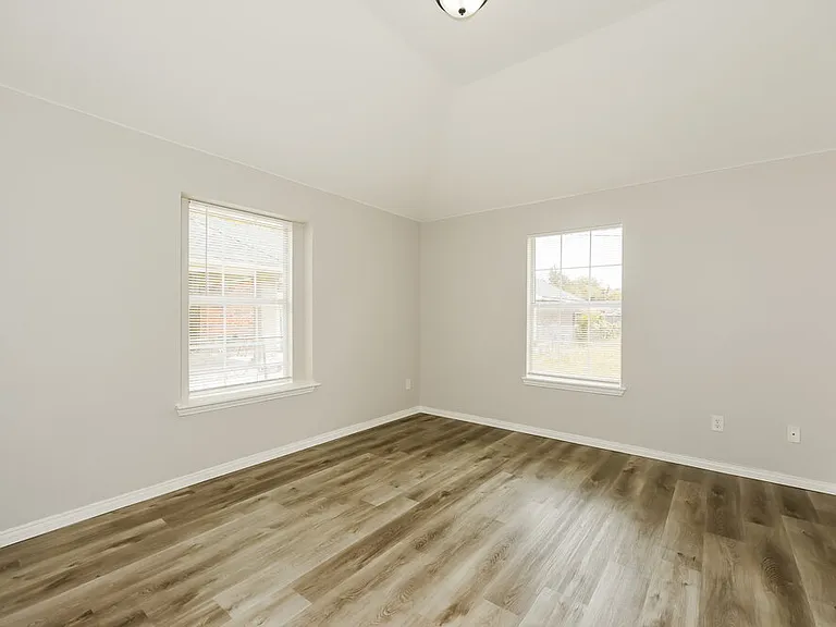 5117 Foard St — Photo 8