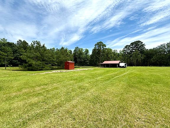 2nd image of 900 Benton Rd