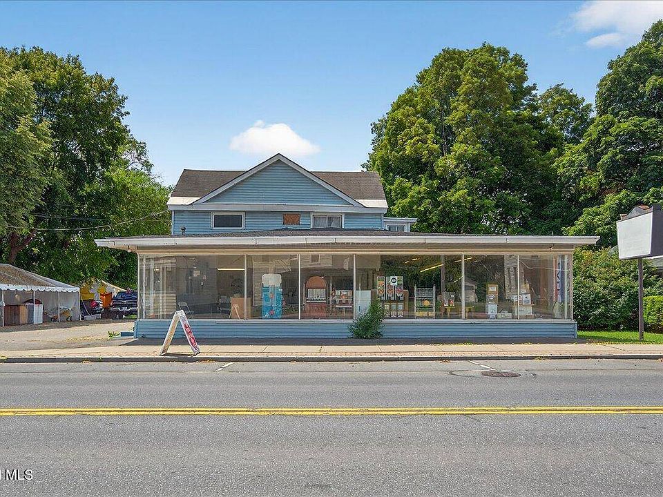 1st image of 433 Lower Main St