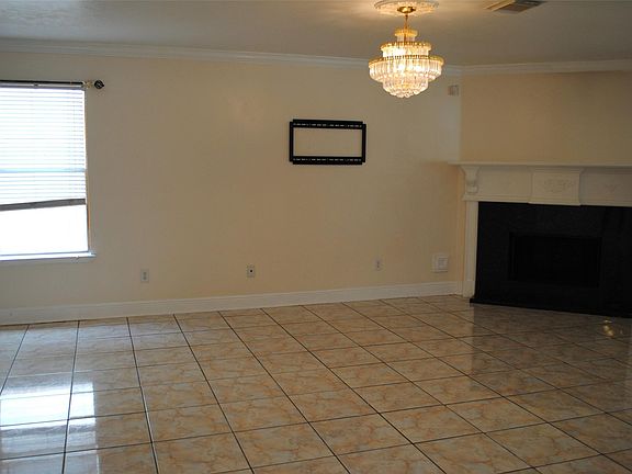 4th image of 3910 Starbridge Pointe Ln