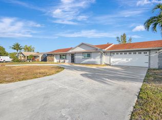 3059 Emerald Ln, Lake Worth, FL 33462