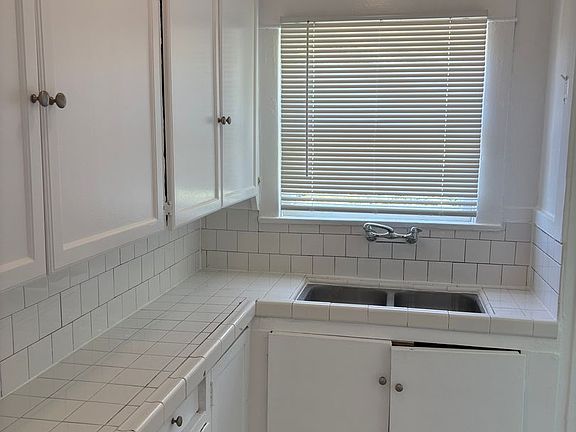 4th image of 1125 N Loma Vista Dr #0
