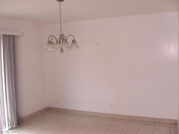 5th image of 112 Gaslight Ln #112G